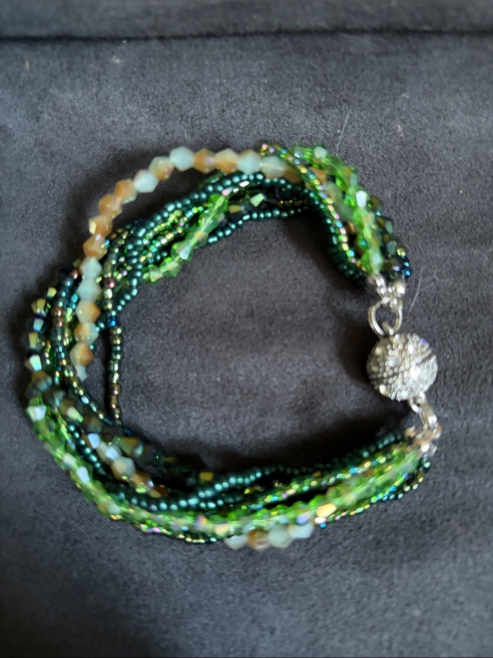 Vintage Multi-Strand Green seed Beaded Bracelet with Crystal magnetic Clasp